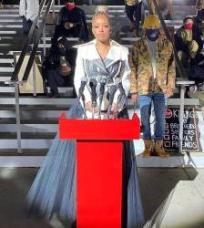 Sức hút từ NTK Việt: Hàng loạt sao đình đám Hollywood chuộng nhà mốt Công Trí nửa đầu năm 2021  - Ảnh 10.