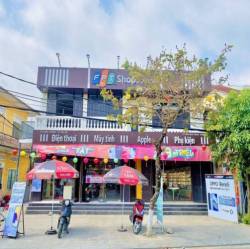 Bạn là doanh nghiệp lớn ư? Nhập gia tùy tục, vào Hội An mở cửa hàng vẫn phải giữ tường vàng, ngói đỏ, cửa gỗ nâu và đèn lồng sắc màu thật chuẩn mực nhé! - Ảnh 7.