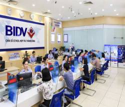 Lãi suất tiết kiệm thấp kỷ lục trong vòng 10 năm, gửi tiền tại đâu đang có lợi nhất? - Ảnh 1. Lãi suất tiết kiệm thấp kỷ lục trong vòng 10 năm, gửi tiền tại đâu đang có lợi nhất? - Ảnh 1.