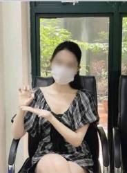 Vụ khoe được tiêm vaccine Covid-19 nhờ ông ngoại: Xác minh Hoa khôi đưa tin sai sự thật - Ảnh 1. Vụ khoe được tiêm vaccine Covid-19 nhờ ông ngoại: Xác minh Hoa khôi đưa tin sai sự thật - Ảnh 1.