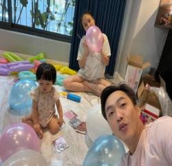 Tiệc thôi nôi của ái nữ nhà Cường Đô La: Bà nội đại gia xuất hiện, công khai tên thật của con gái  - Ảnh 3.