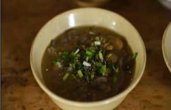 Trứng gà ngoi lên từ lòng đất: Của ngon, hiếm có khó tìm, giá nửa triệu đồng/kg - Ảnh 13.