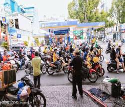  Ban nhạc của đôi tri kỷ già hợp sức múa hát ở giữa Sài Gòn mùa dịch, mặc kệ ánh mắt người đời miễn là còn gánh được cho cả gia đình  - Ảnh 17.