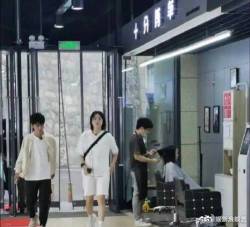  Công chúa Huawei khiến cả Weibo vỡ mộng vì lộ ảnh nhan sắc cùng vóc dáng thật, hoá ra chẳng ảo như tưởng tượng  - Ảnh 4.