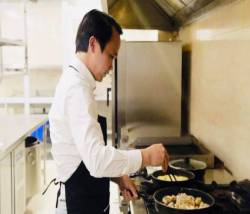  Doanh nhân Việt năng nổ dùng MXH: Chia sẻ cuộc sống, công việc và cả tuyển dụng nhân sự, mỗi lần đăng tin đều gây bão like  - Ảnh 6.