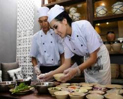 Không chỉ đầu tư chứng khoán bất bại, Mai Phương Thúy còn mát tay mở chuỗi nhà hàng hạng sang, từng được Khoa Pug review gây tranh cãi - Ảnh 2. Không chỉ đầu tư chứng khoán bất bại, Mai Phương Thúy còn mát tay mở chuỗi nhà hàng hạng sang, từng được Khoa Pug review gây tranh cãi - Ảnh 2.