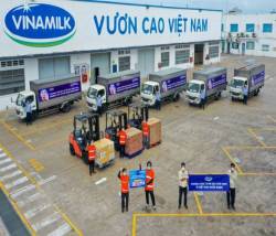 Vinamilk đẩy mạnh hành trình tiếp sức tuyến đầu trong giai đoạn cao điểm chống dịch tại 50 bệnh viện trên cả nước - Ảnh 2.