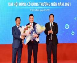 Đại gia vừa ngỏ ý đỡ đầu Hồ Văn Cường là ai? - Ảnh 2.