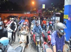  Từ 16h chiều nay, giá xăng dầu tăng mạnh, cao nhất trong vòng 7 năm - Ảnh 1.