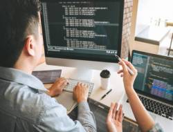 Nhiều cá nhân tại Hà Nội nộp thuế tiền tỷ do thu nhập khủng từ việc hợp tác với Google, Facebook, Apple... - Ảnh 1.