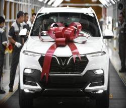 Hành trình 5 năm quá nhanh của VinFast: 2017 khởi công nhà máy, 2018 dự Paris Show, 2019 ra xe Lux, 2020 làm xe điện, 2021 đi Los Angeles - Ảnh 8.