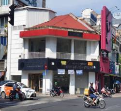 Cuộc chiến mặt bằng trên đất vàng Sài Gòn hậu Covid-19: Chỉ còn nhà giàu ở lại - Ảnh 3. Cuộc chiến mặt bằng trên đất vàng Sài Gòn hậu Covid-19: Chỉ còn nhà giàu ở lại - Ảnh 3.