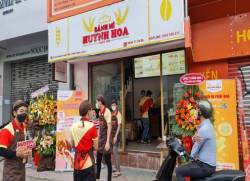 3 dấu hỏi khiến bạn bật ngửa về hai tiệm bánh mì Huỳnh Hoa và Huynh Hoa, làm dấy lên loạt thuyết âm mưu có người lợi dụng để tạo dựng thương hiệu?! - Ảnh 12.