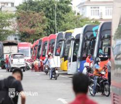 Bến xe Hà Nội - TP.HCM ngày cuối năm vắng hoe, tài xế chán nản: 20 năm chạy xe chưa bao giờ thấy cảnh này - Ảnh 21. Bến xe Hà Nội - TP.HCM ngày cuối năm vắng hoe, tài xế chán nản: 20 năm chạy xe chưa bao giờ thấy cảnh này - Ảnh 21.