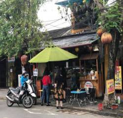 Cận cảnh quán bánh mì nổi tiếng Phượng Hội An sau vụ khách tố hách dịch - Ảnh 4.