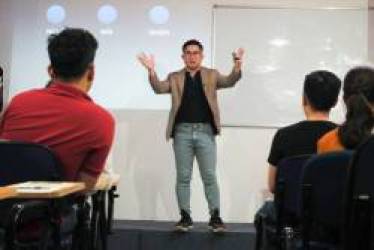 Diễn giả Huỳnh Duy Khương: Nhìn xa để kích hoạt một khởi đầu thành công - Ảnh 13. Diễn giả Huỳnh Duy Khương: Nhìn xa để kích hoạt một khởi đầu thành công - Ảnh 13.