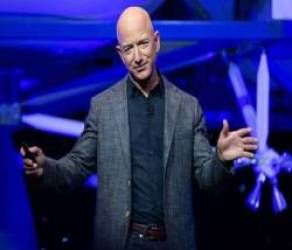  Phong cách đối lập của Steve Jobs và Jeff Bezos  - Ảnh 1.