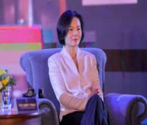  Nữ GS gốc Việt có ảnh hưởng bậc nhất thế giới: Tiếng Anh từng rất tệ, suýt chọn nhầm nghề! - Ảnh 2.