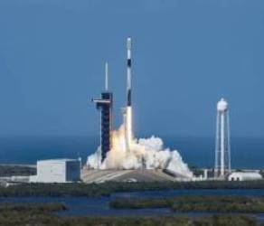 SpaceX của Elon Musk mất trắng hàng chục vệ tinh, mọi nỗ lực cứu đều thất bại vì một cơn bão - Ảnh 3.
