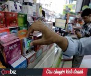 Vì sao bao cao su được đặt ngay quầy tính tiền của các cửa hàng tiện lợi? - Ảnh 1.