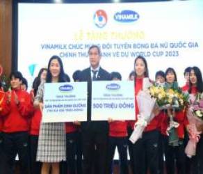 Vinamilk trao tặng 1 tỷ đồng đến đội tuyển nữ khi giành vé dự World Cup 2023 - Ảnh 1. Vinamilk trao tặng 1 tỷ đồng đến đội tuyển nữ khi giành vé dự World Cup 2023 - Ảnh 1.