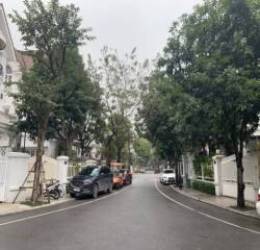  Biệt thự tăng giá gấp 4 lần sau 5 năm nhưng hiếm người bán: Người giàu thiếu gì tiền mà phải bán, trừ khi phá sản hay ly dị  - Ảnh 1.