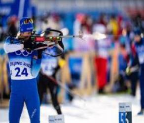 Nhiếp ảnh gia Olympic chụp đóng băng viên đạn giữa không trung bằng Sony Alpha 1 - Ảnh 3.