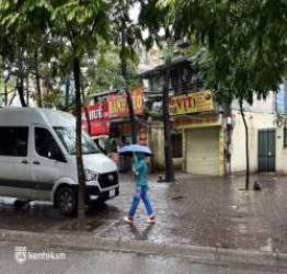 Hàng quán Hà Nội ngày rét kỷ lục: Ế ẩm dưới cái lạnh 8 độ C, chắc dân tình đang ở nhà trùm chăn hết rồi! - Ảnh 6.