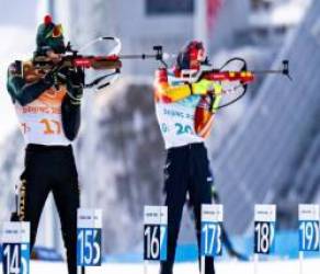 Nhiếp ảnh gia Olympic chụp đóng băng viên đạn giữa không trung bằng Sony Alpha 1 - Ảnh 7.