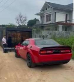  Lộ diện thêm xe khủng của đại gia Quảng Ninh từng nổi tiếng với dàn xe tiền tỷ tặng nhân viên - Ảnh 9.