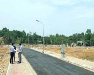 Hết thời thiêu thân đấu giá đất - Ảnh 1. Hết thời thiêu thân đấu giá đất - Ảnh 1.