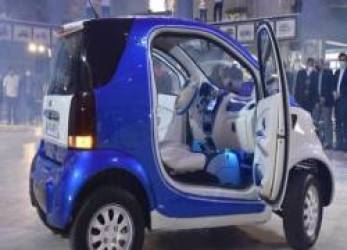 Mẫu ô tô điện giá rẻ chỉ từ 240 triệu đồng, mỗi lần sạc đầy đi được 220 km - Ảnh 1. Mẫu ô tô điện giá rẻ chỉ từ 240 triệu đồng, mỗi lần sạc đầy đi được 220 km - Ảnh 1.