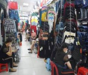  Hàng loạt chợ sỉ ế ẩm, tiểu thương bỏ sạp vì lỗ  - Ảnh 4.