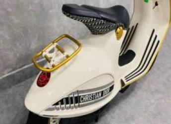 Hot girl 9X miền Tây tậu Vespa 946 Christian Dior giá 1 tỷ đồng, nằm chung garage với McLaren GT độc nhất Việt Nam - Ảnh 5.