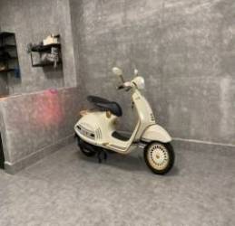 Hot girl 9X miền Tây tậu Vespa 946 Christian Dior giá 1 tỷ đồng, nằm chung garage với McLaren GT độc nhất Việt Nam - Ảnh 7.