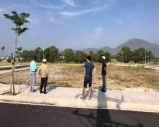  “Sốt đất” liên hoàn, bong bóng bất động sản liệu có xảy ra?  - Ảnh 2.