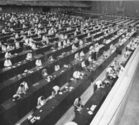  Khi chưa có máy tính, FBI đã đối sánh dấu vân tay như thế nào?  - Ảnh 5.