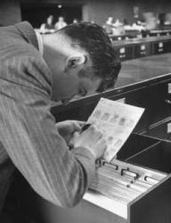  Khi chưa có máy tính, FBI đã đối sánh dấu vân tay như thế nào?  - Ảnh 6.