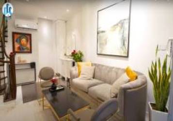 Nhà trong ngõ “nhỏ mà có võ” tại Hà Nội: Diện tích mặt sàn chỉ ngang phòng trọ nhưng dân mạng đồng loạt xuýt xoa vì thiết kế tuyệt vời “hết nước chấm” - Ảnh 2.